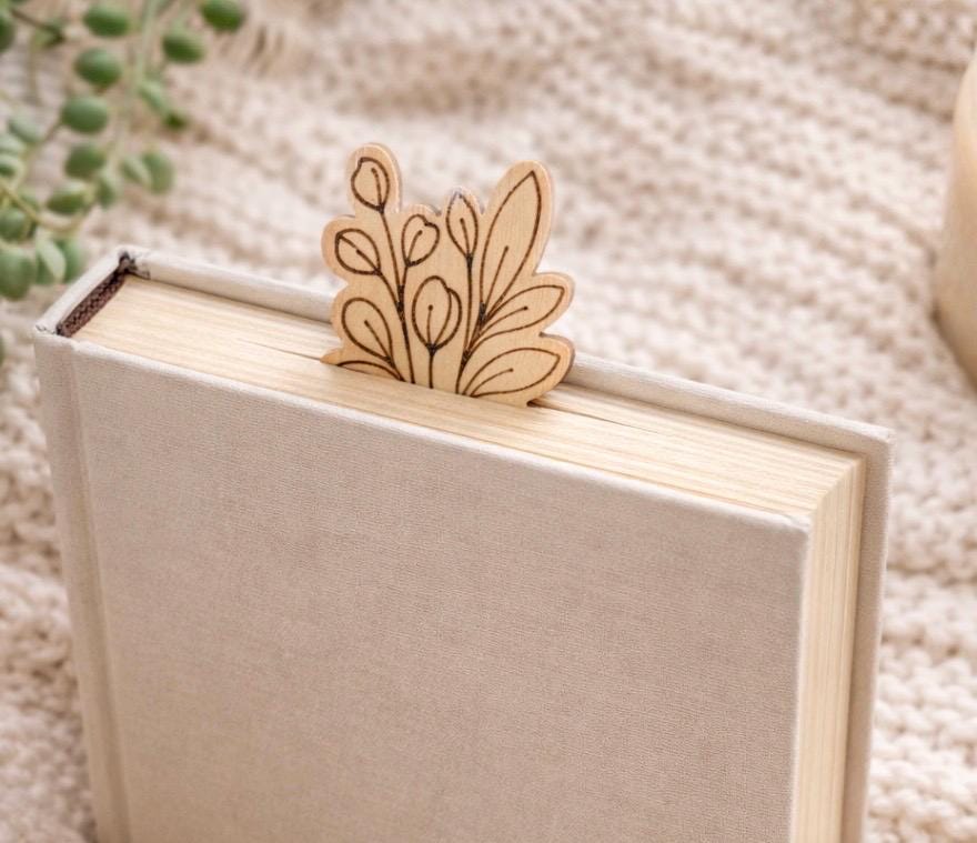 Bibel Lesezeichen aus Holz | Sprüche 3,5  | Bibelvers, christliches Geschenk für Frauen, Christliche Jugend